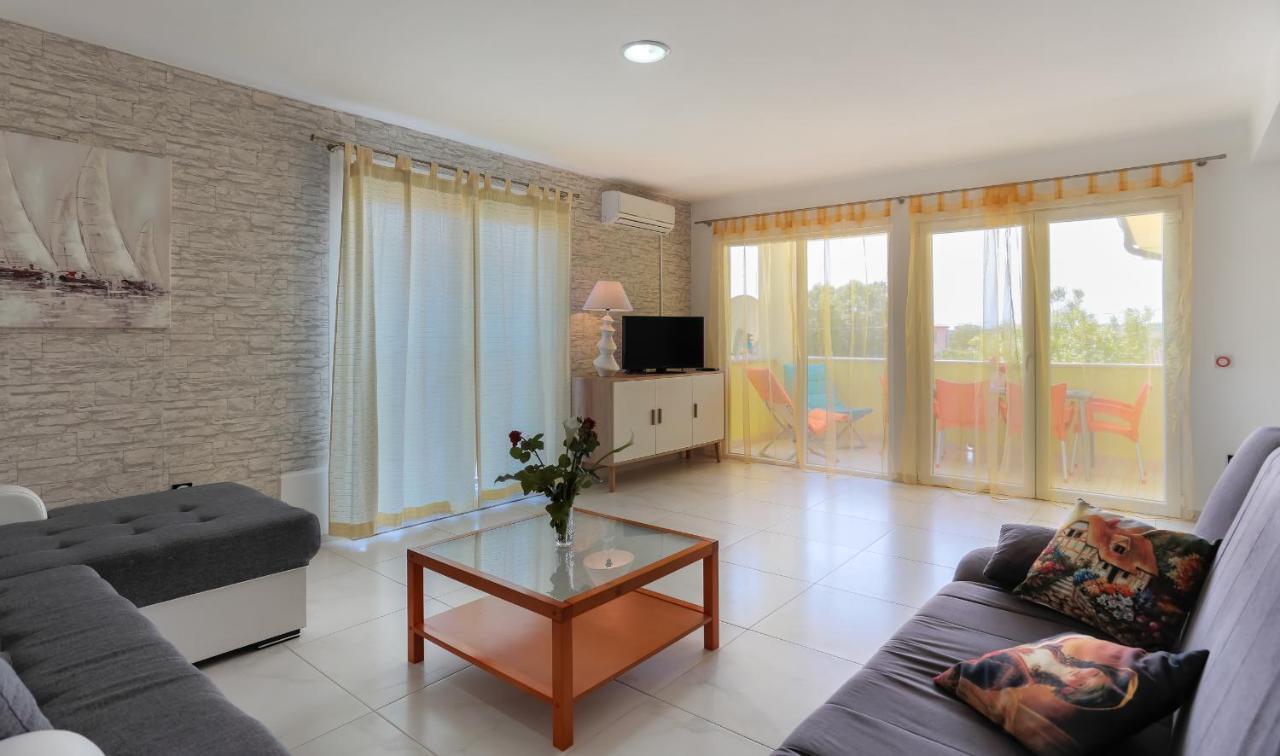 Apartments Dora Victoria Dream Medulin Exterior foto
